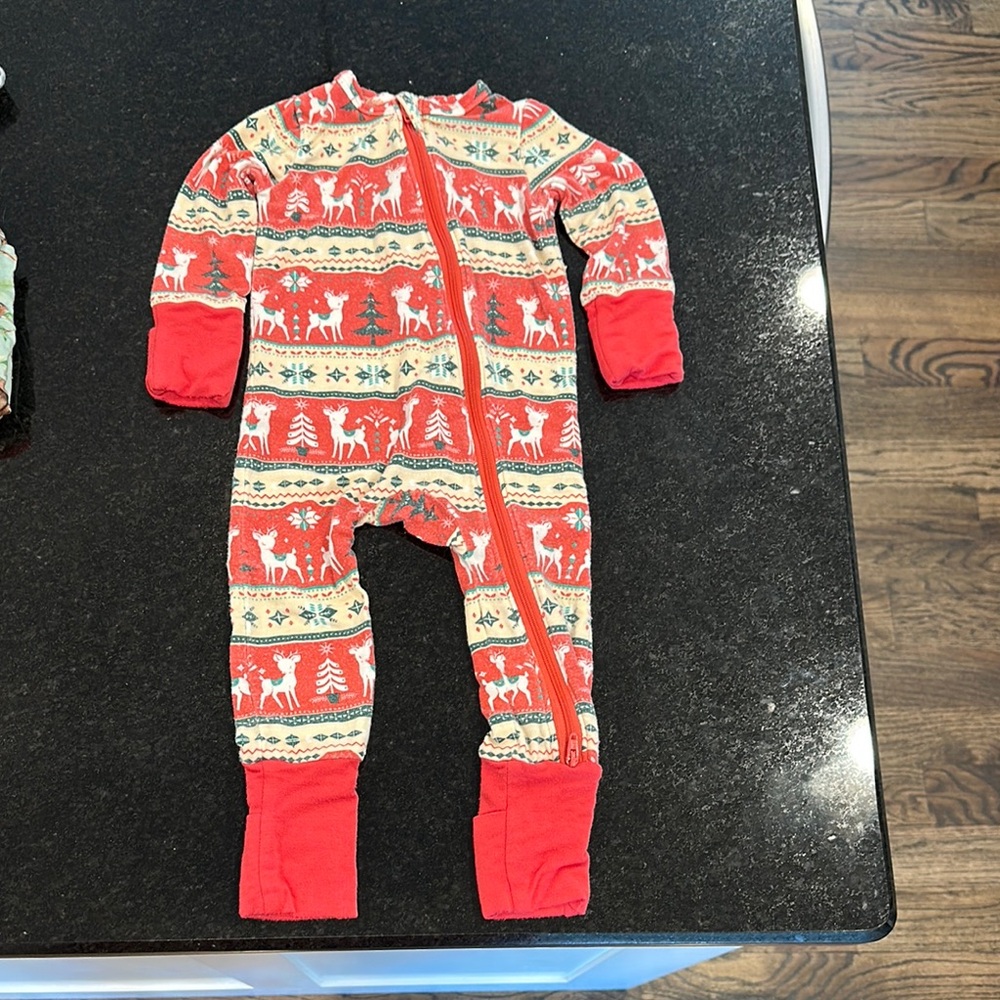 Angel Dear Red and Cream Holiday Footies